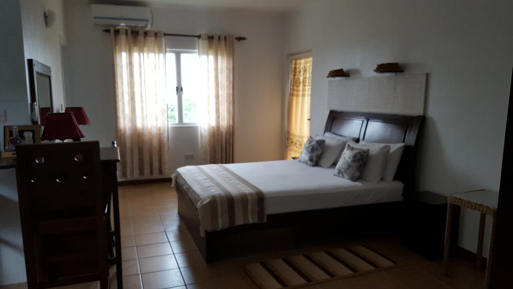 Villa Kayola - Self Catering Pointe La Rue Exterior photo
