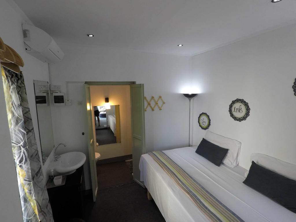 Villa Kayola - Self Catering Pointe La Rue Exterior photo